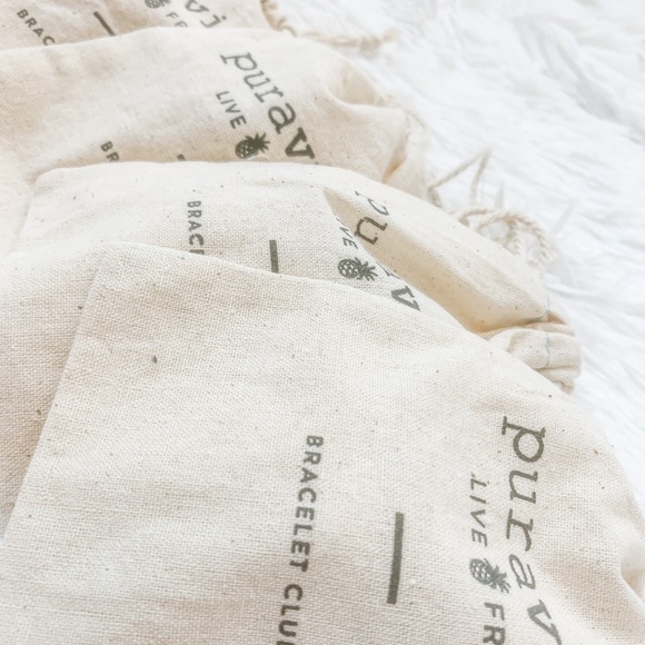 💎PURA VIDA PACKAGE💎 Pack of 5 Pura Vida pouches, 2 stickers, 1 bracelet - Picture 2 of 5